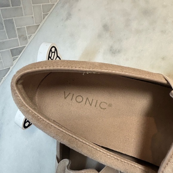 Vionic Kani Tan Perforated Slip On Sneaker Shoes 9 - Picture 6 of 10